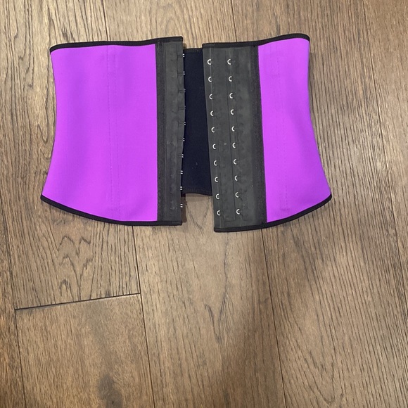 Angel Curves Waist trainer - Picture 4 of 7
